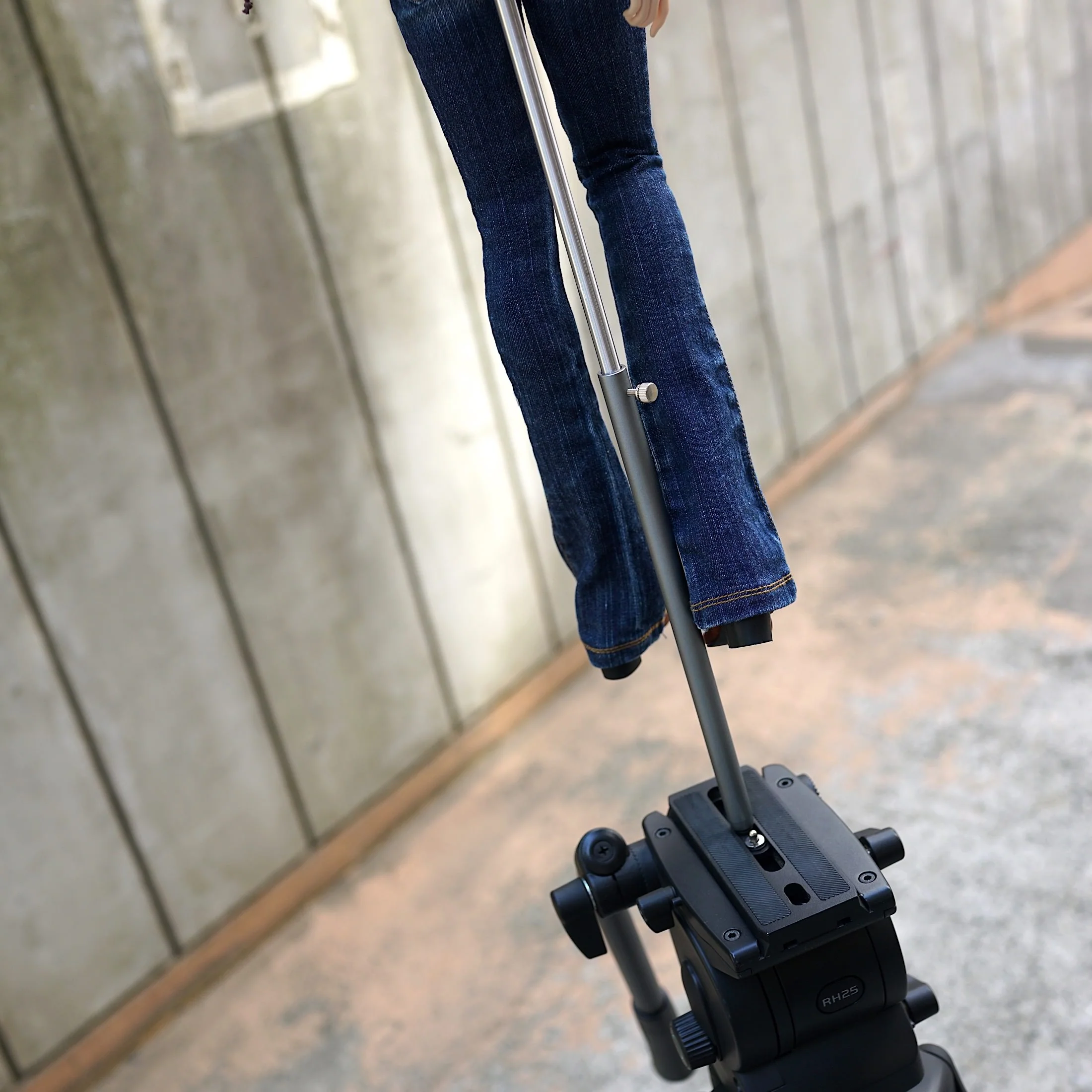Air Stand (Gunmetal) - Image 8