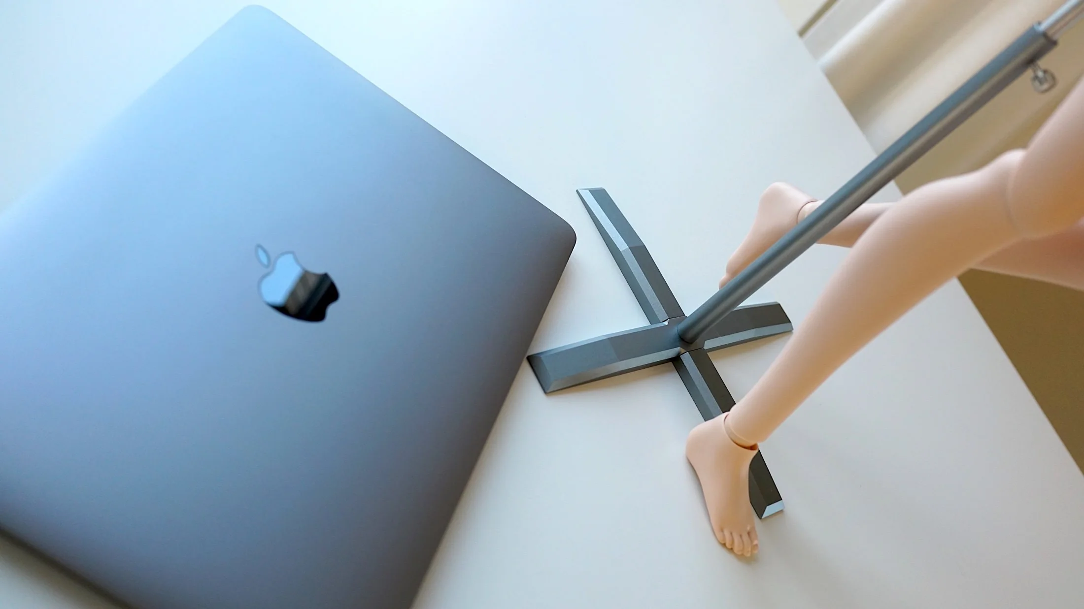 Air Stand (Gunmetal) - Image 9