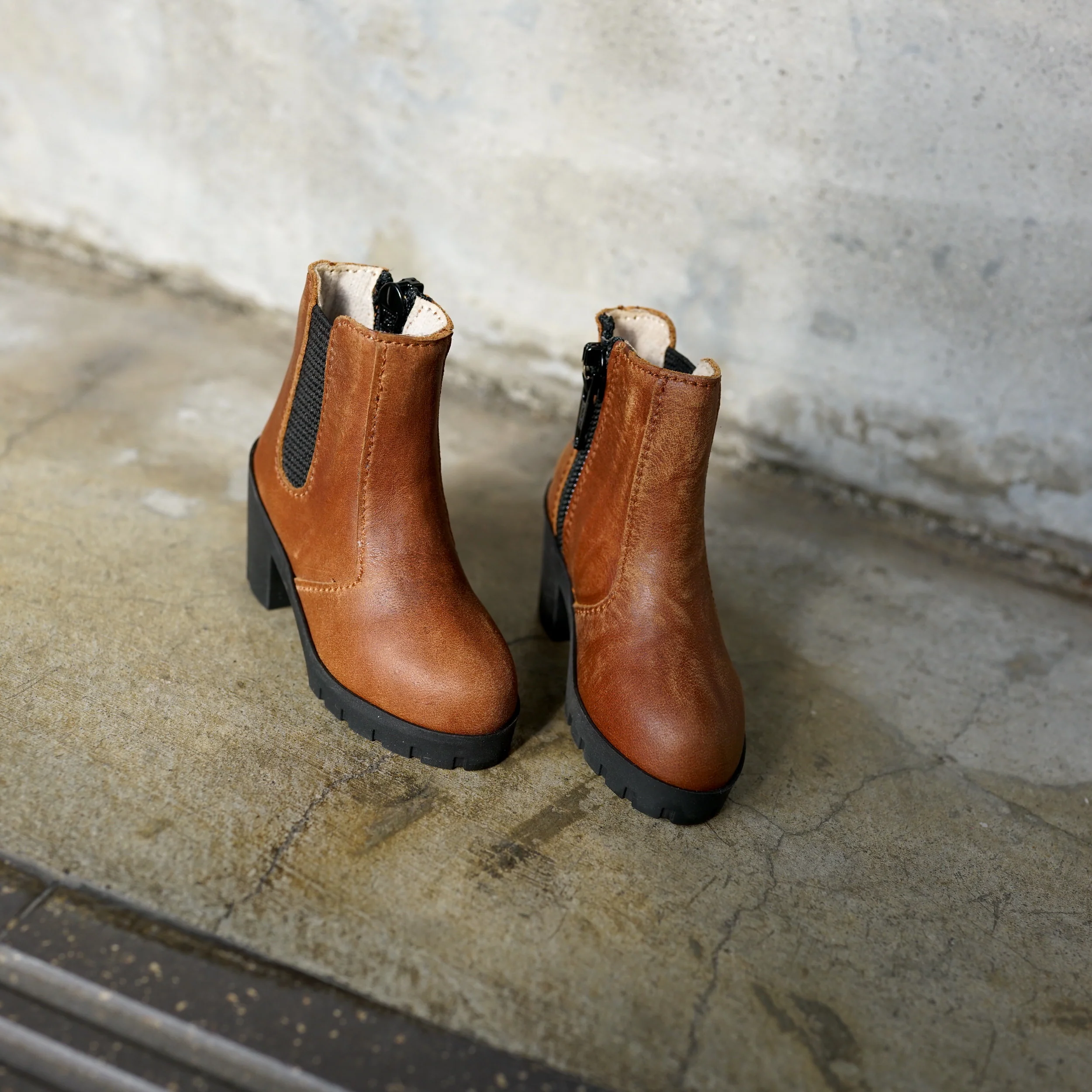 Chelsea Boots (Brown) - Image 10