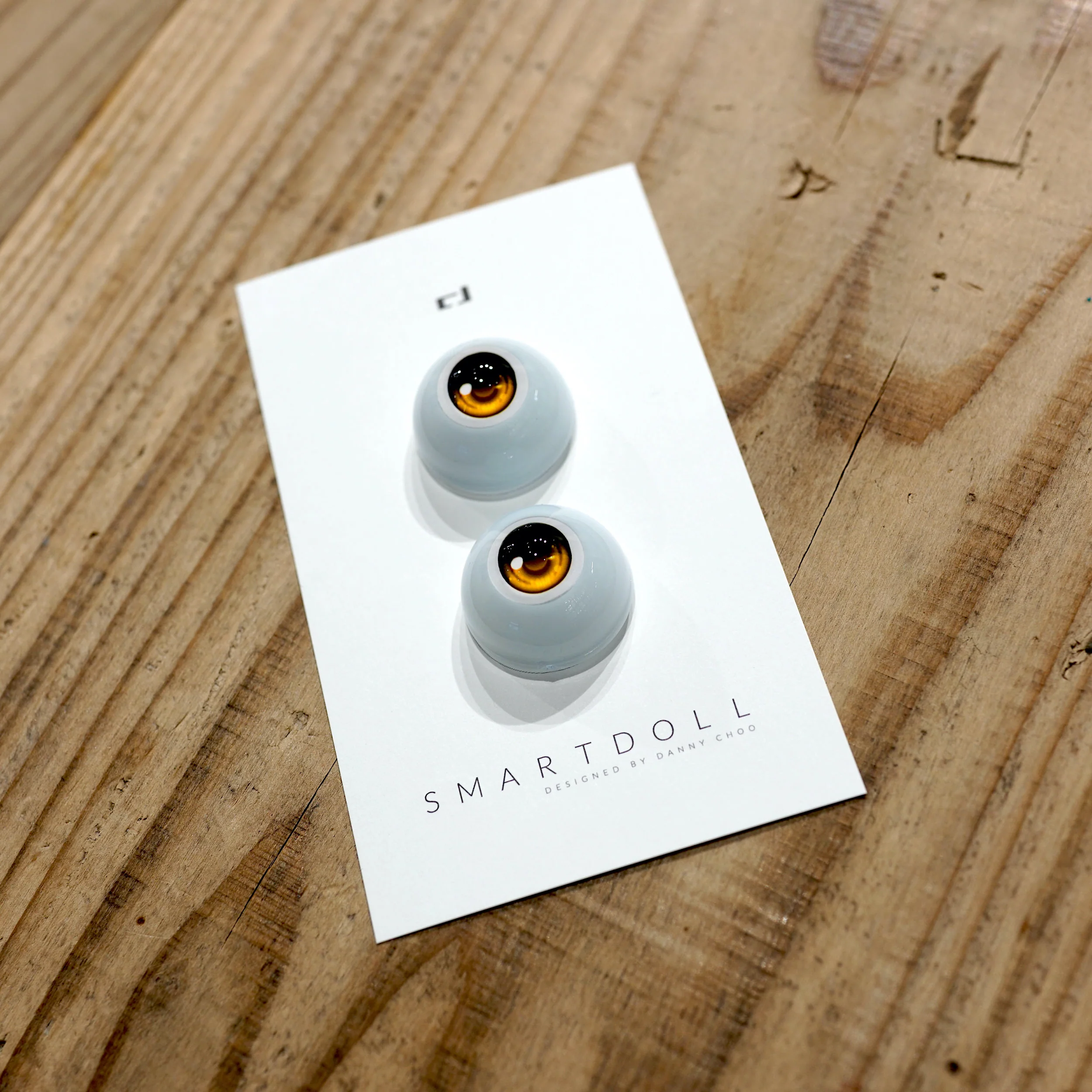 Semi-real Eyes (Yellow)