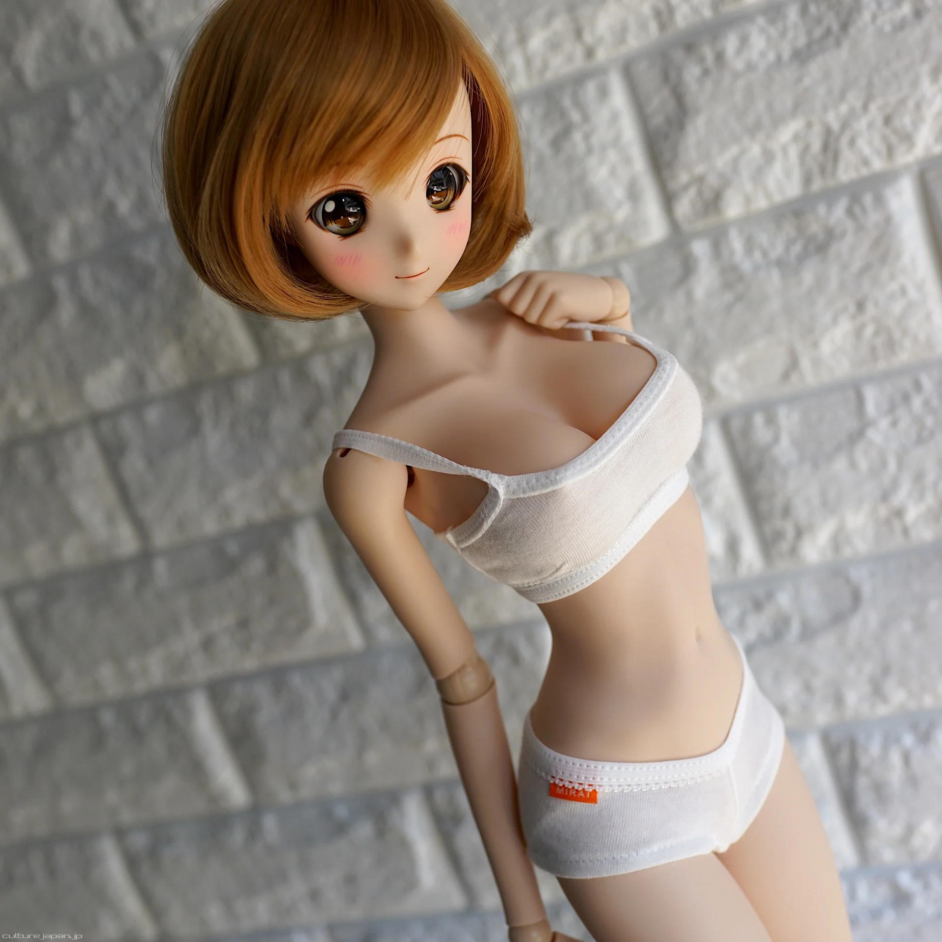 Sports Bra & Shorts Set (White) - Image 2