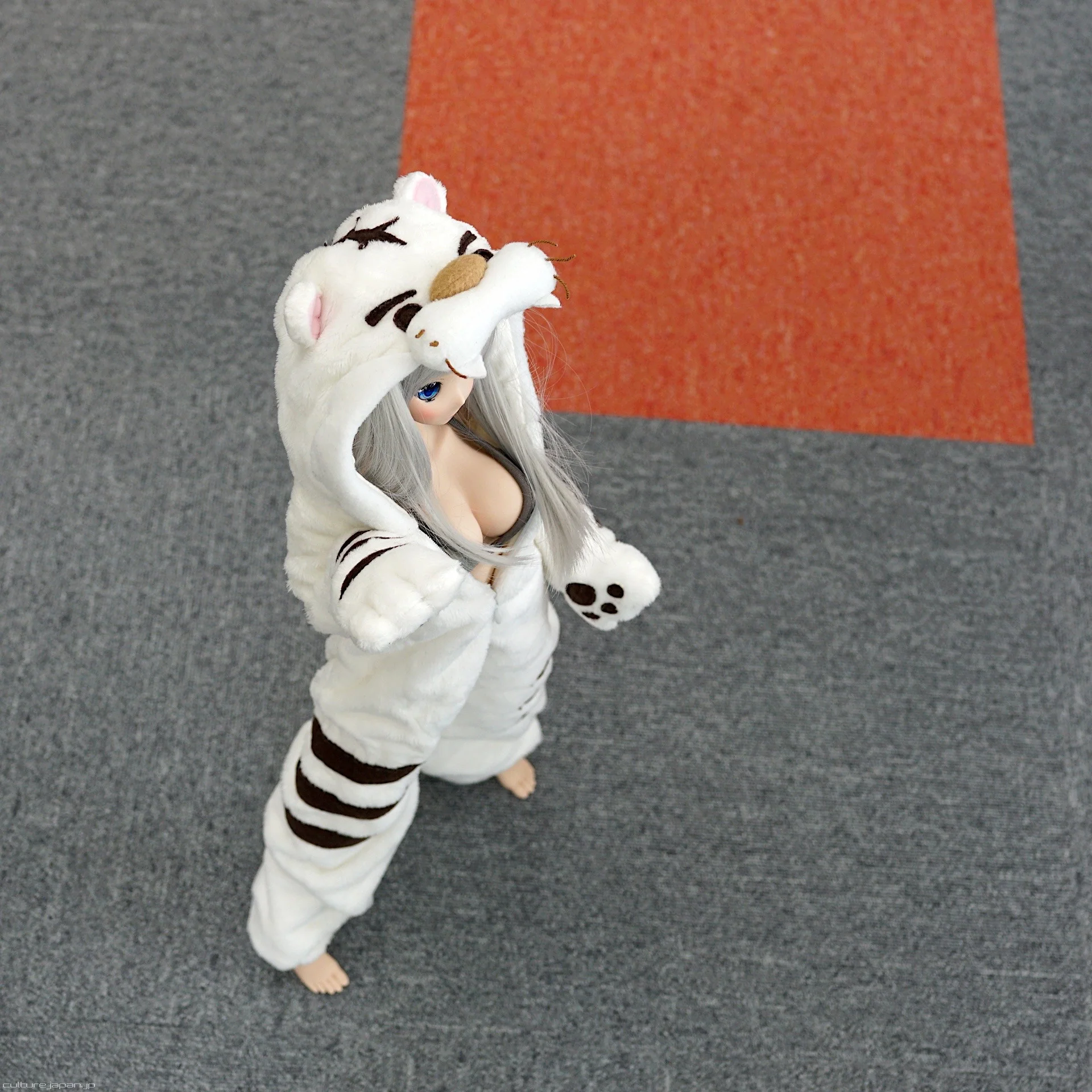 Tora Kigurumi (White) - Image 2
